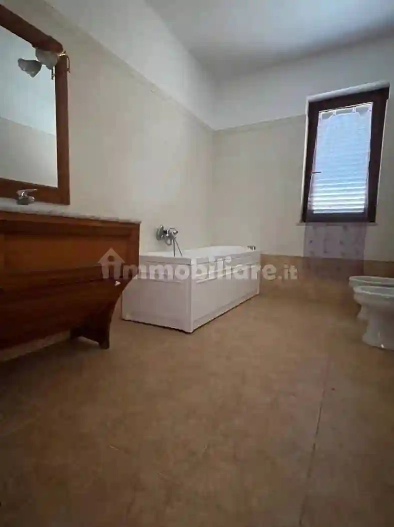 Quadrilocale viale della Resistenza 2, Lincoln, Caserta - foto 4