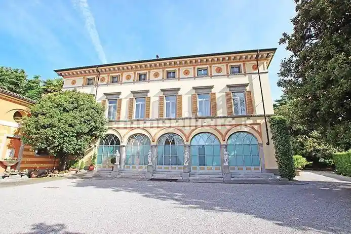 Villa in vendita a Almenno San Bartolomeo