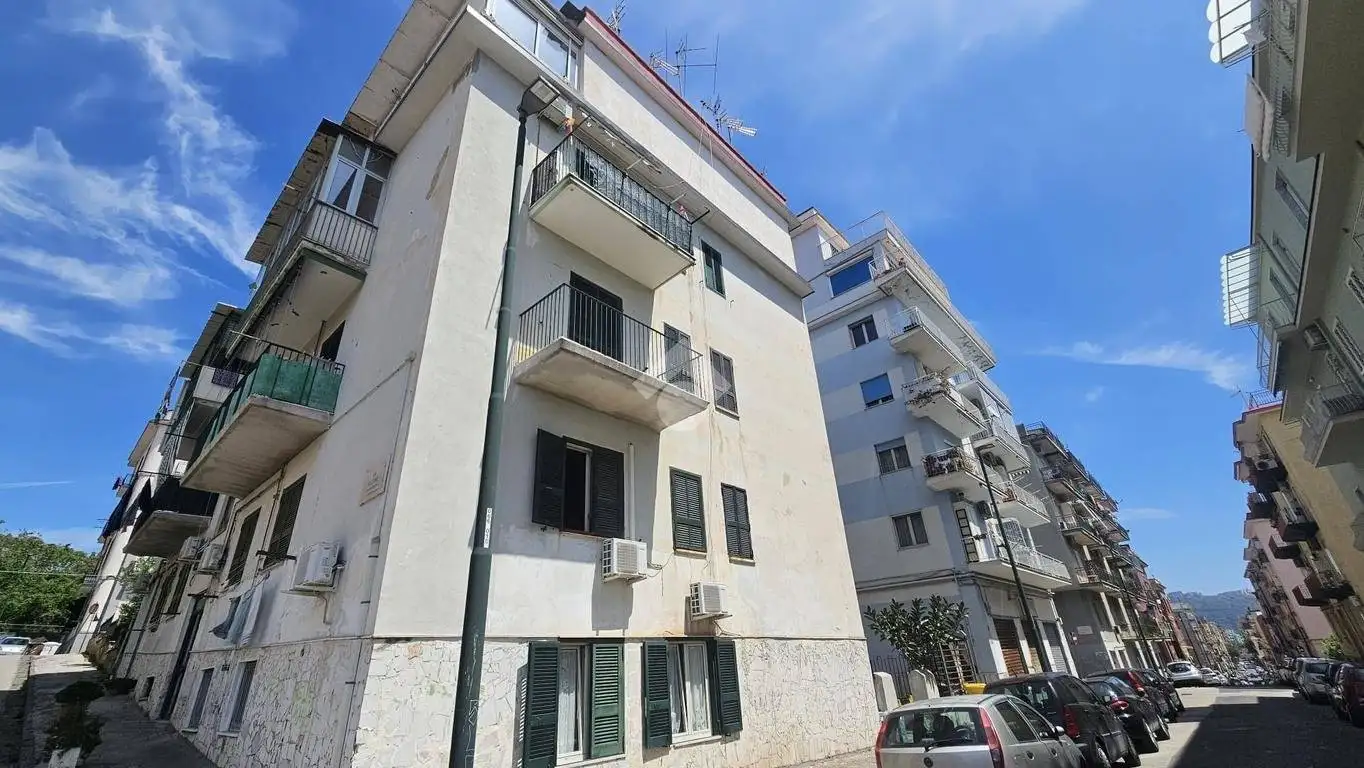 Appartamento in vendita a Napoli