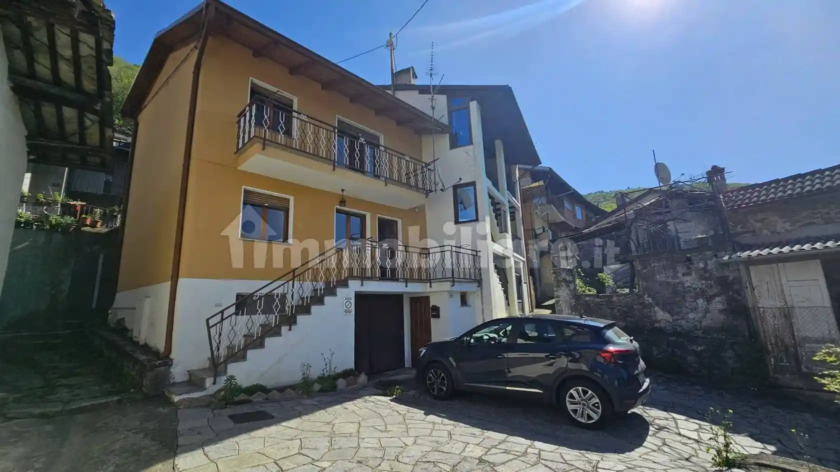 Casa indipendente in vendita a Pont-Canavese