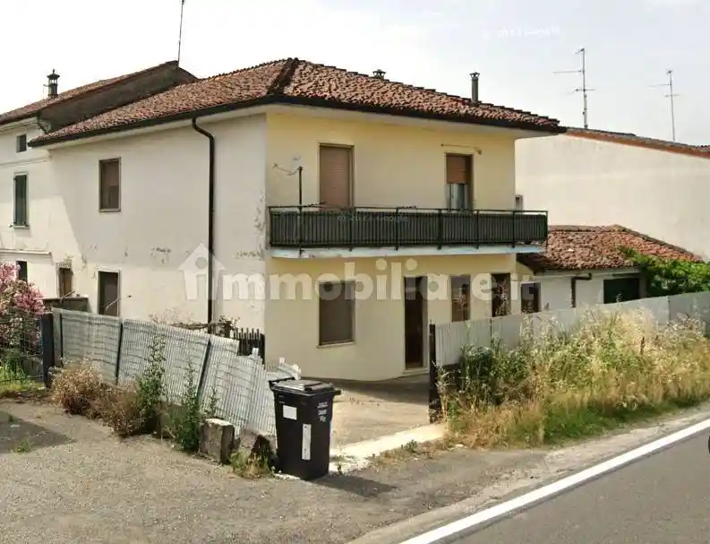 Appartamento in vendita a Castelvetro Piacentino