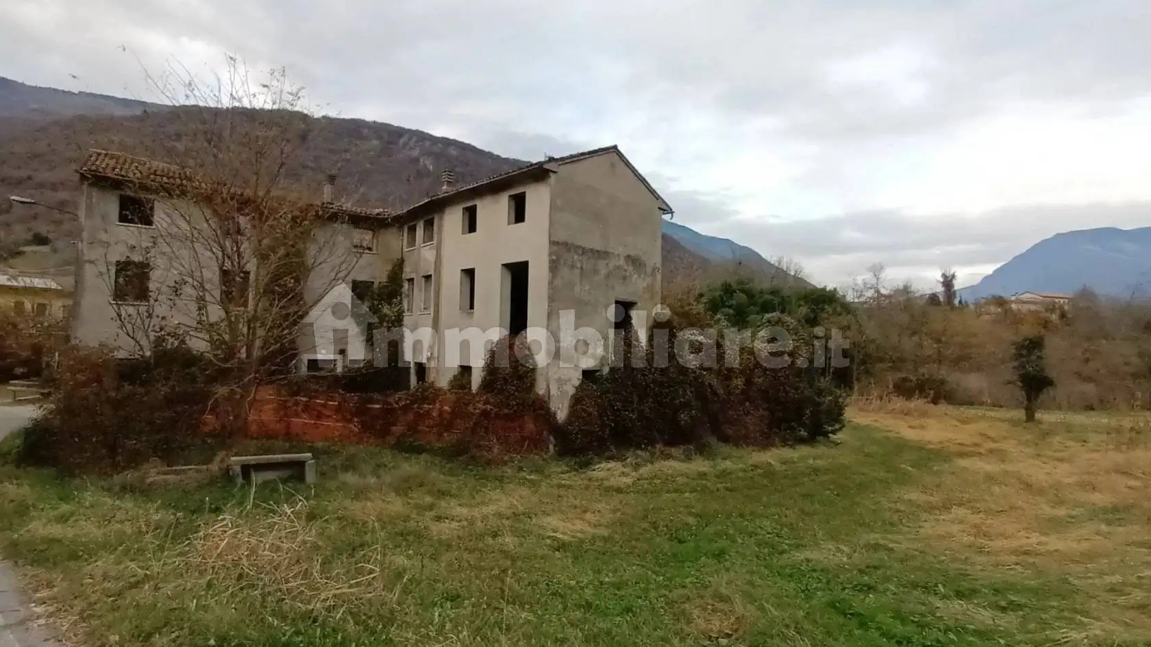 Casa indipendente in vendita a Revine Lago