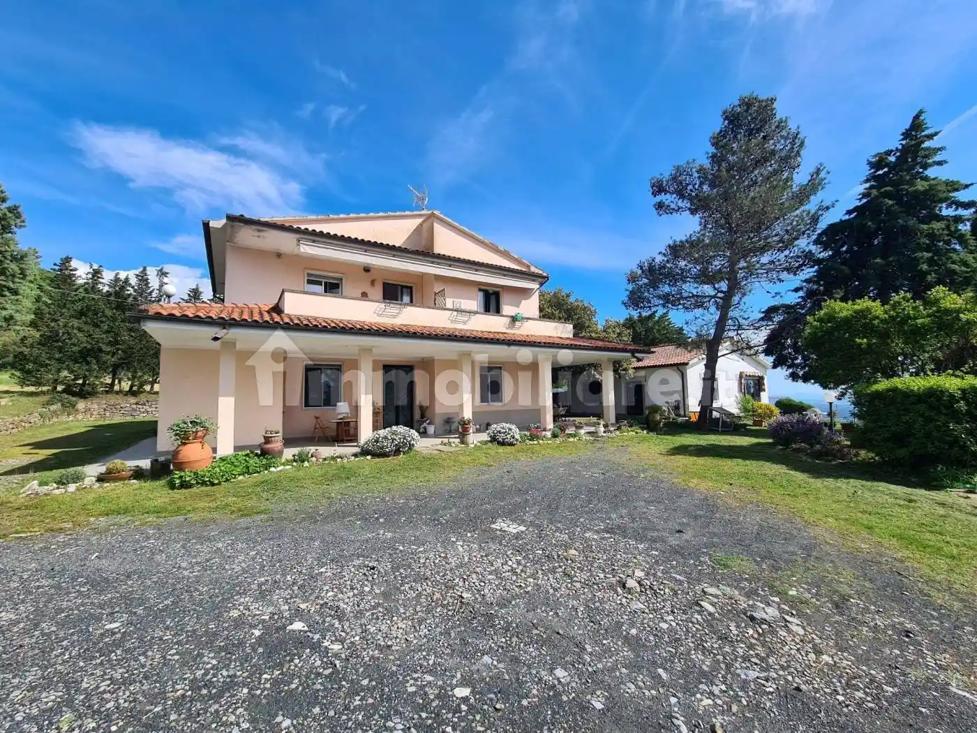 Villa in vendita a Castellina Marittima