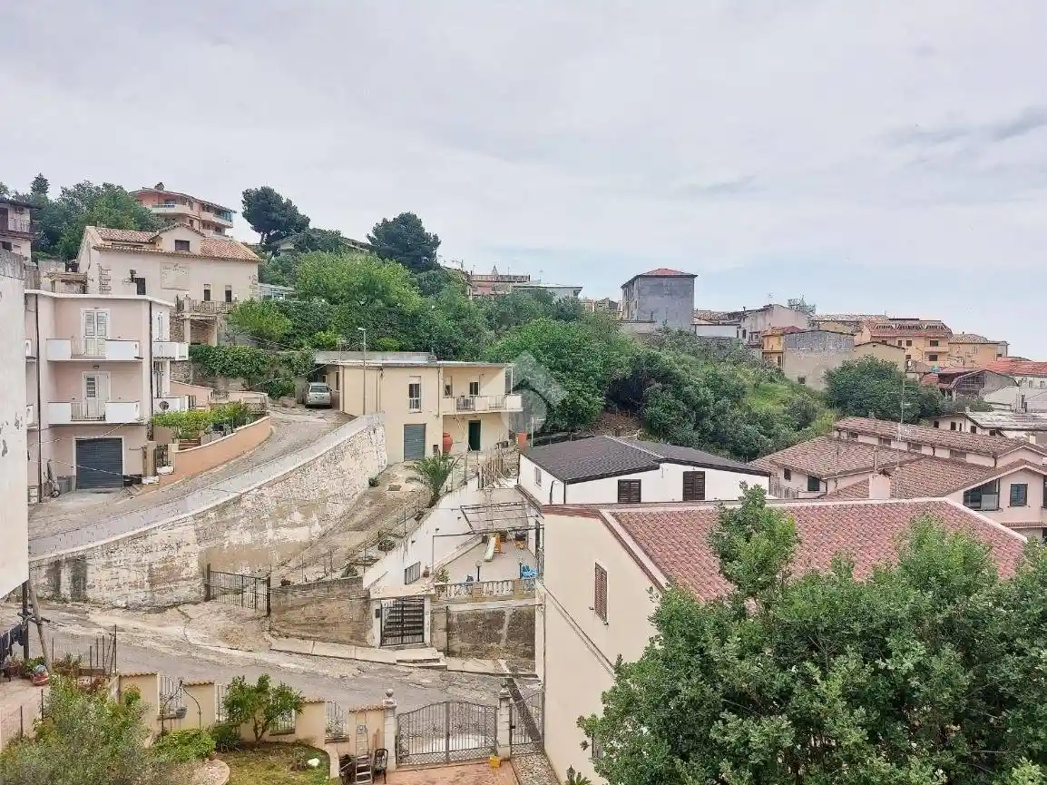 Casa indipendente in vendita a Cropani