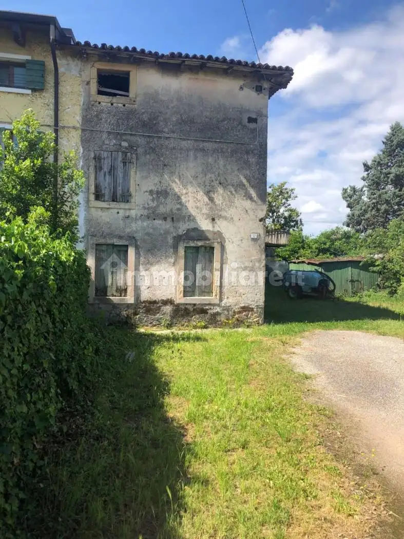 Rustico - Casale in vendita a Verona