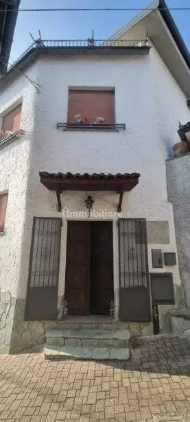 Terratetto unifamiliare via Fontana 9, Centro, Corrido