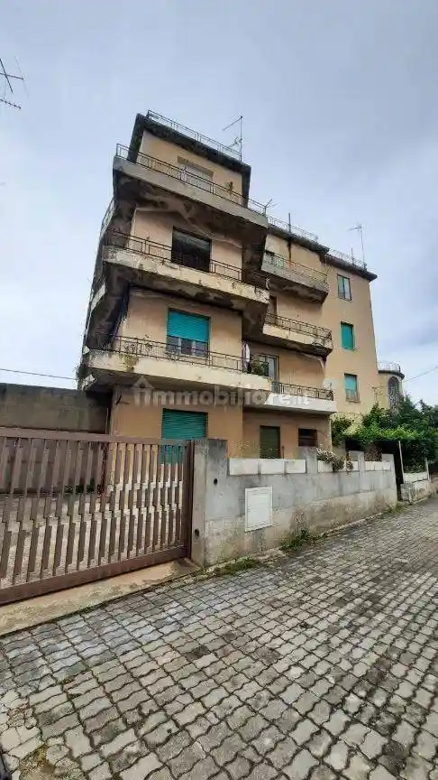 Appartamento in vendita a Valdina