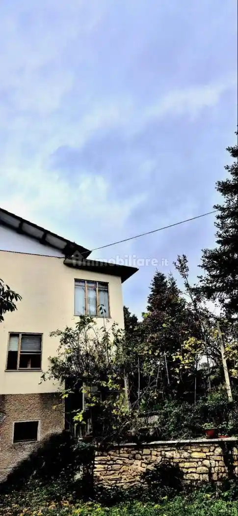 Rustico - Casale in vendita a Fabriano