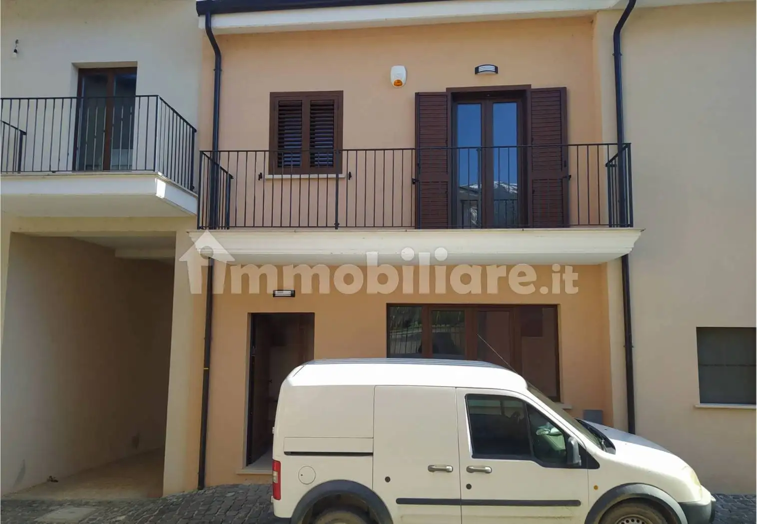 Casa indipendente in affitto a L'Aquila