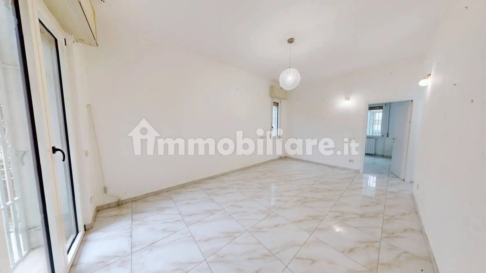 Villa bifamiliare in vendita a Milano