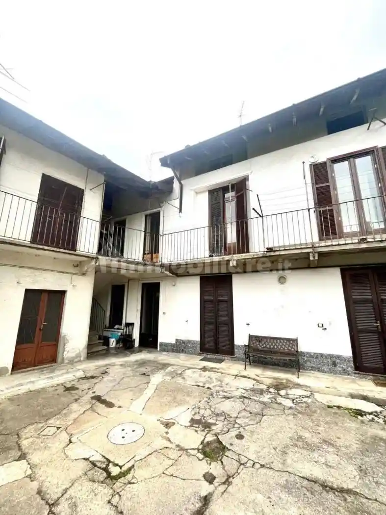 Casa indipendente in vendita a Lonate Pozzolo