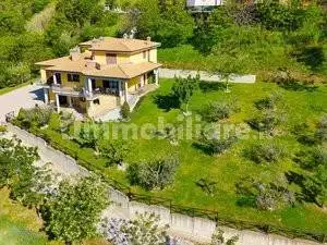 Villa in vendita a Teramo