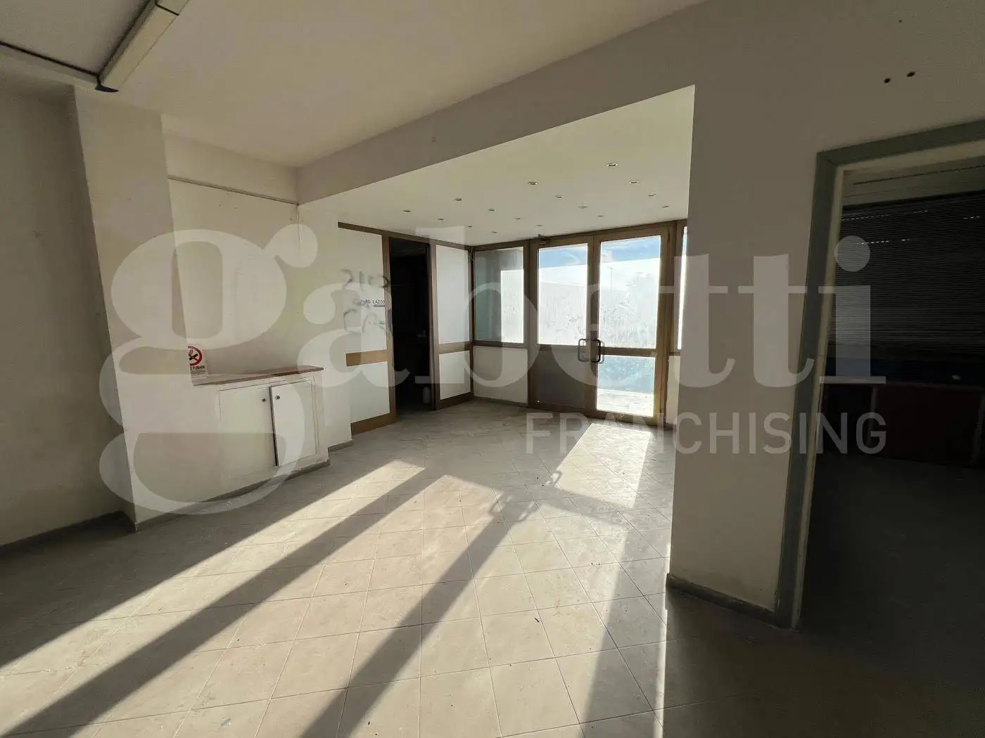 Palazzo - Edificio in Affitto - foto 5