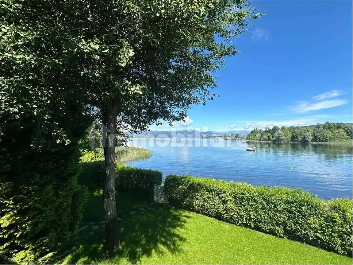 Villa in vendita a Castelletto Sopra Ticino