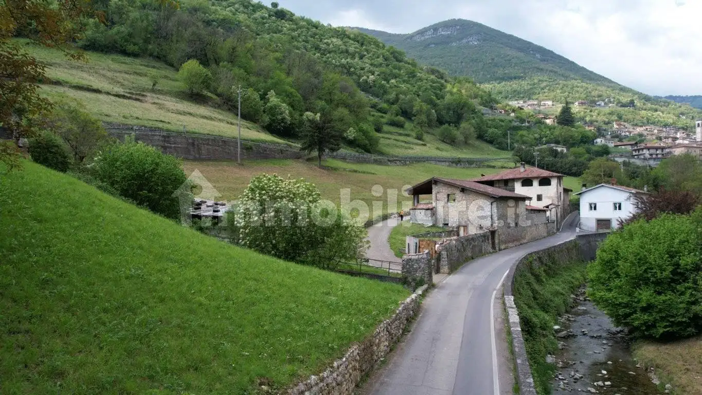 Rustico - Casale in vendita a Adrara San Martino