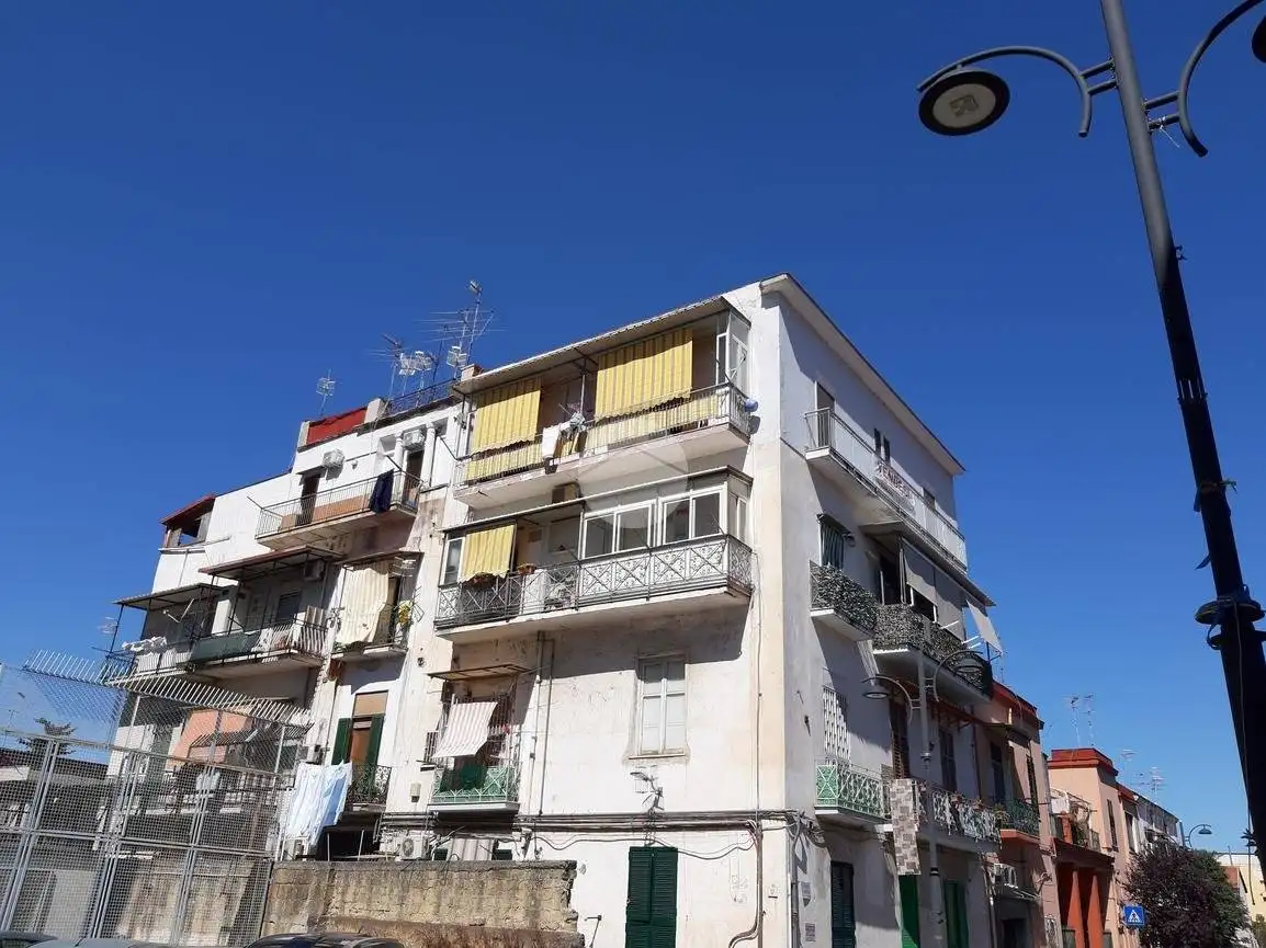 Appartamento in vendita a Napoli