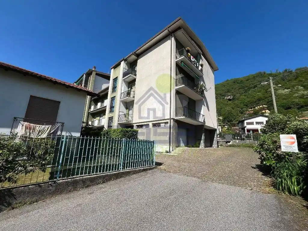 Appartamento in vendita a Laveno-Mombello