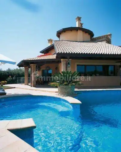 Villa in vendita a Pineto