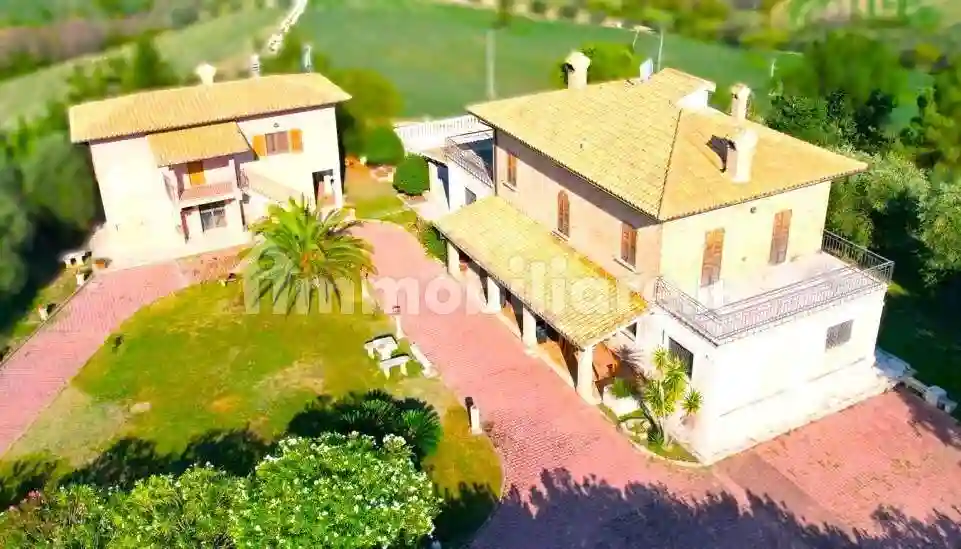 Villa unifamiliare, buono stato, 516 m², Ancarano - foto 5