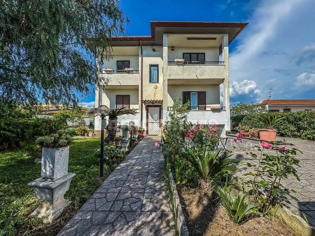 Villa in vendita a Aprilia