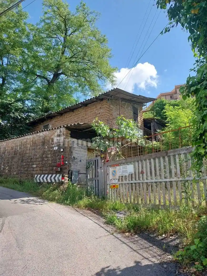 Casa indipendente in vendita a Frosinone