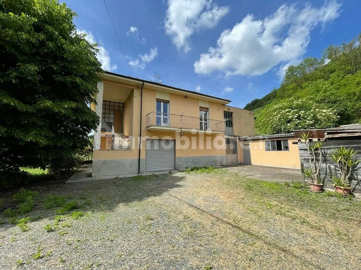 Villa in vendita a Calamandrana