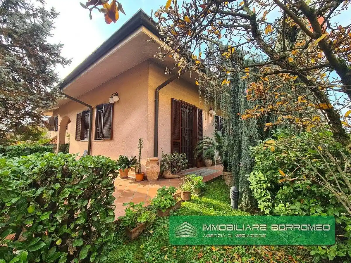 Villa in vendita a Peschiera Borromeo