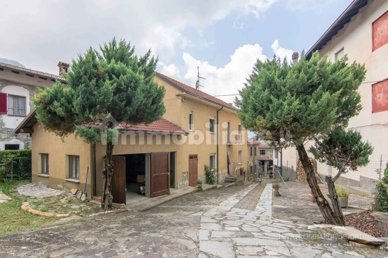 Villa in vendita a Fabbrica Curone