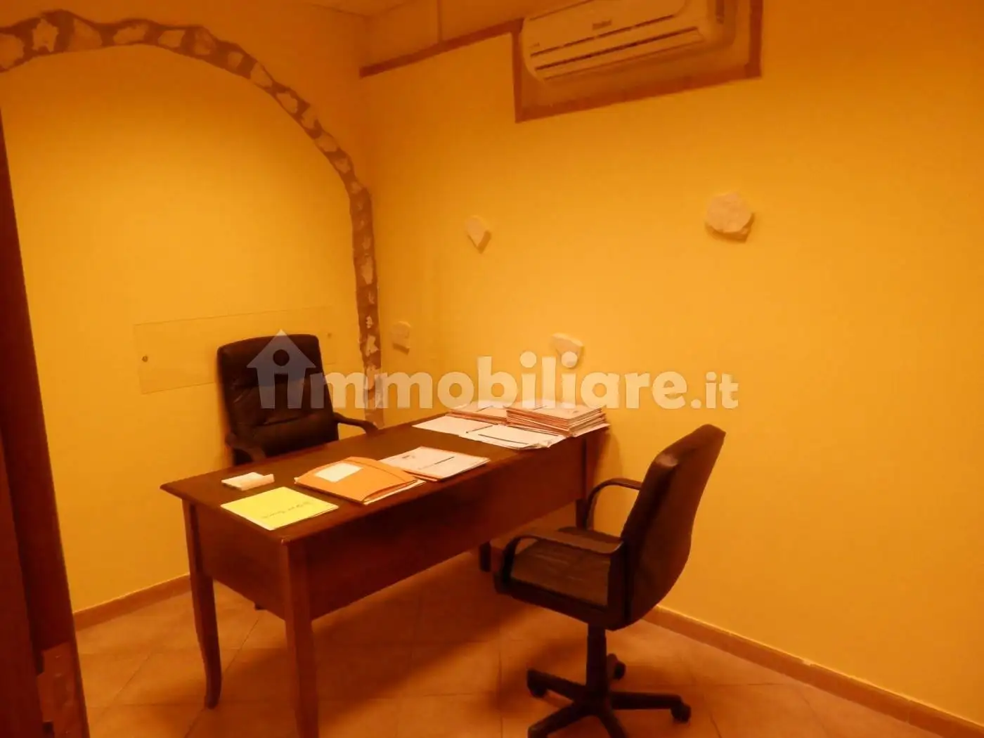 Palazzo - Edificio in Affitto - foto 2