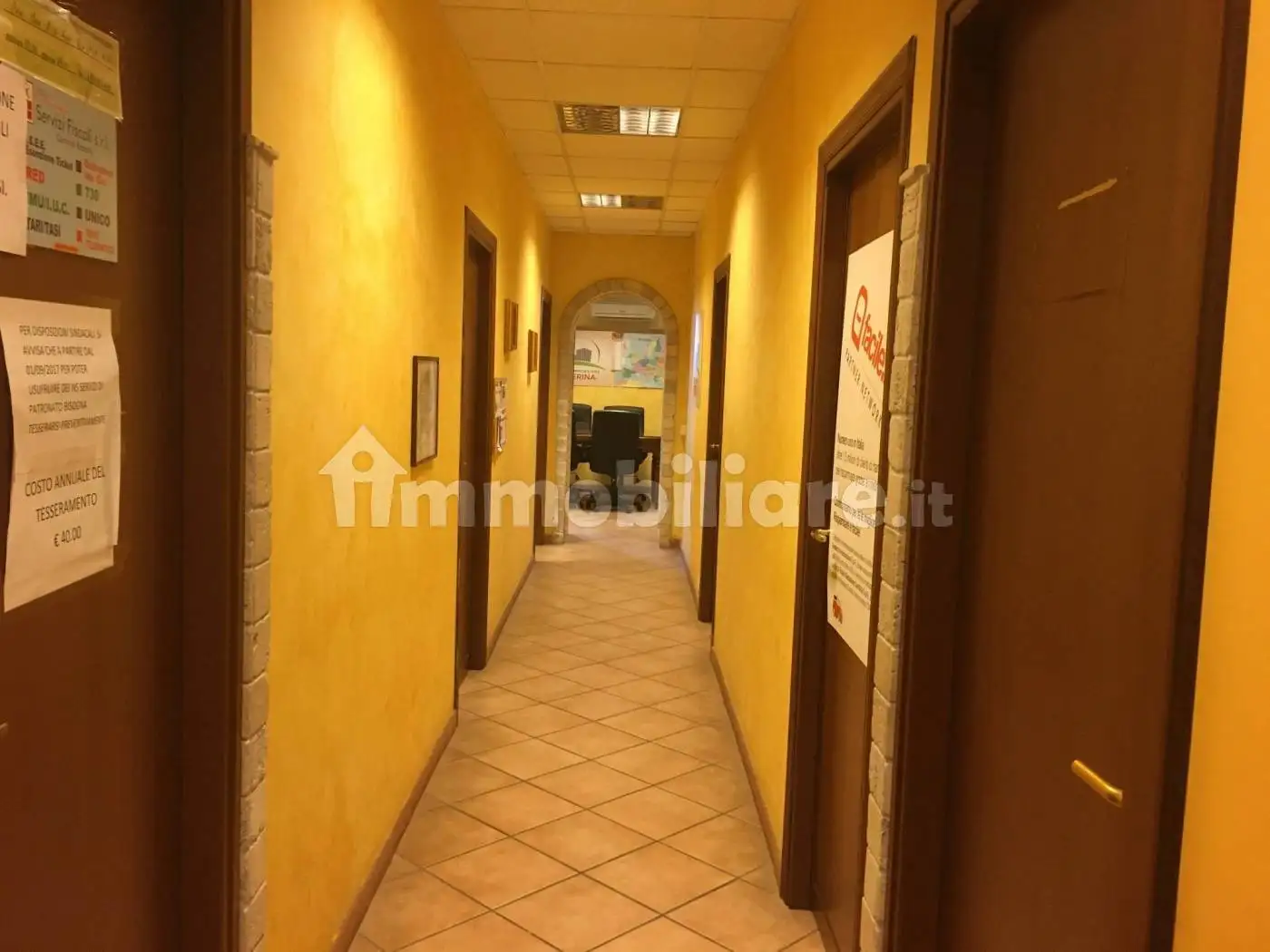 Palazzo - Edificio in Affitto - foto 3