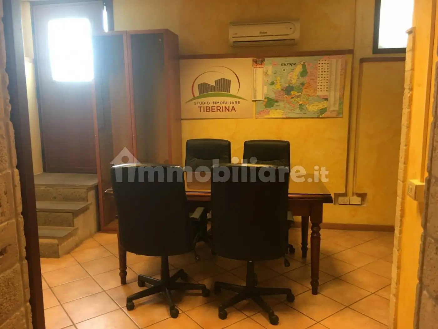 Palazzo - Edificio in Affitto - foto 4