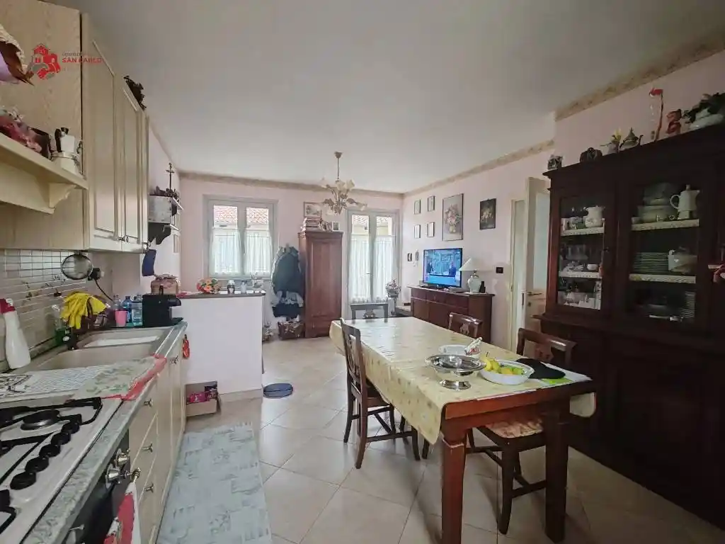 Appartamento in vendita a Front