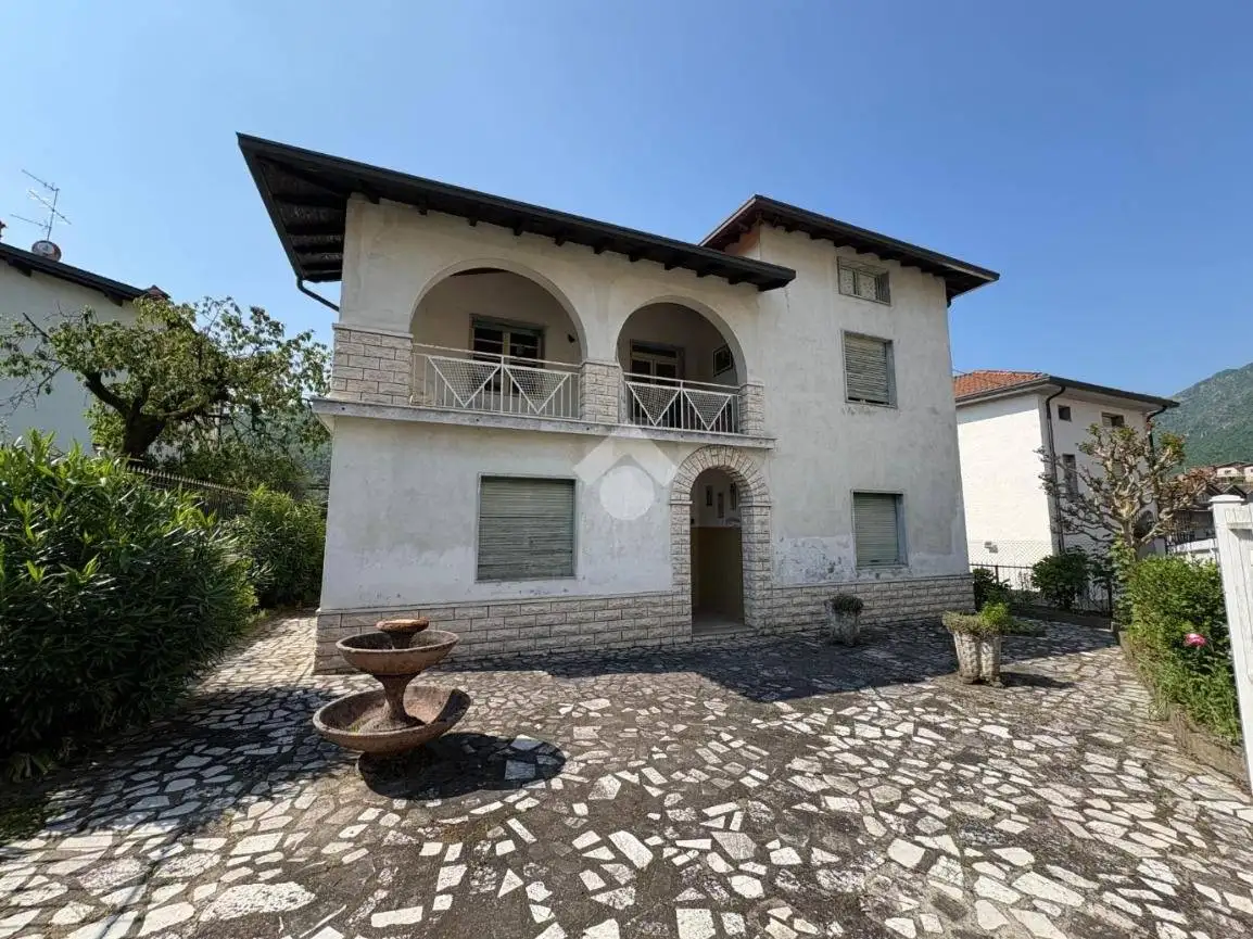 Villa in vendita a Pianico