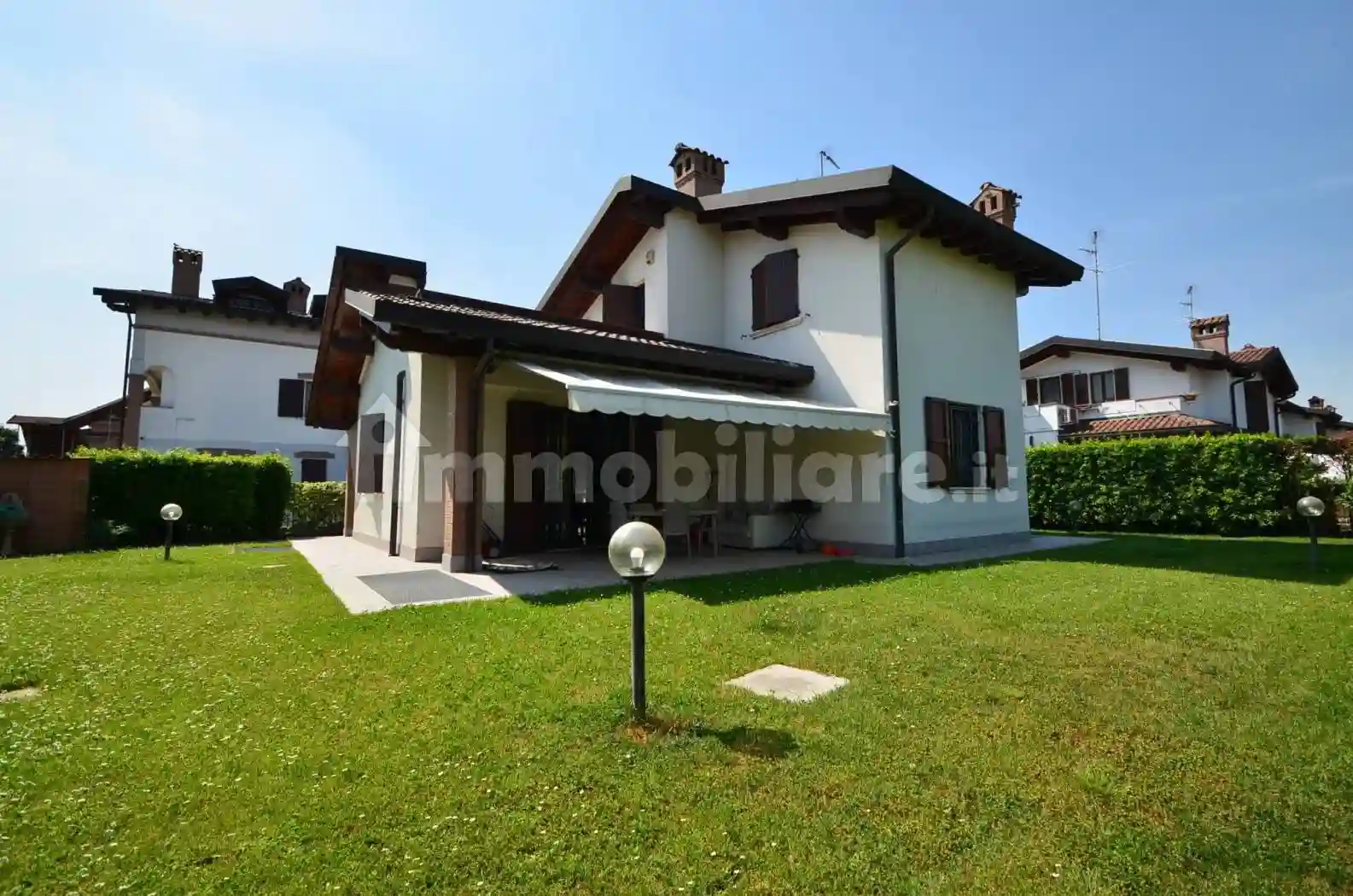 Villa - foto 2
