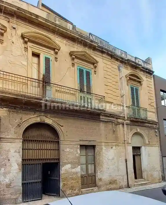 Casa indipendente in vendita a Brindisi