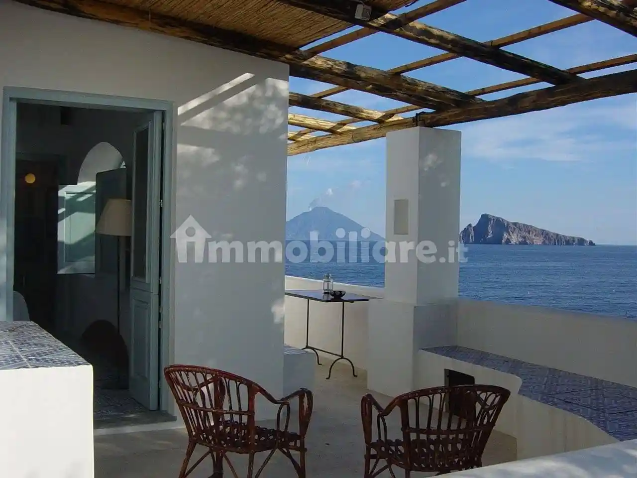Casa indipendente in affitto a Lipari