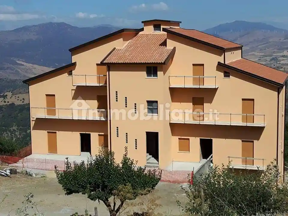 Casa indipendente in vendita a Geraci Siculo
