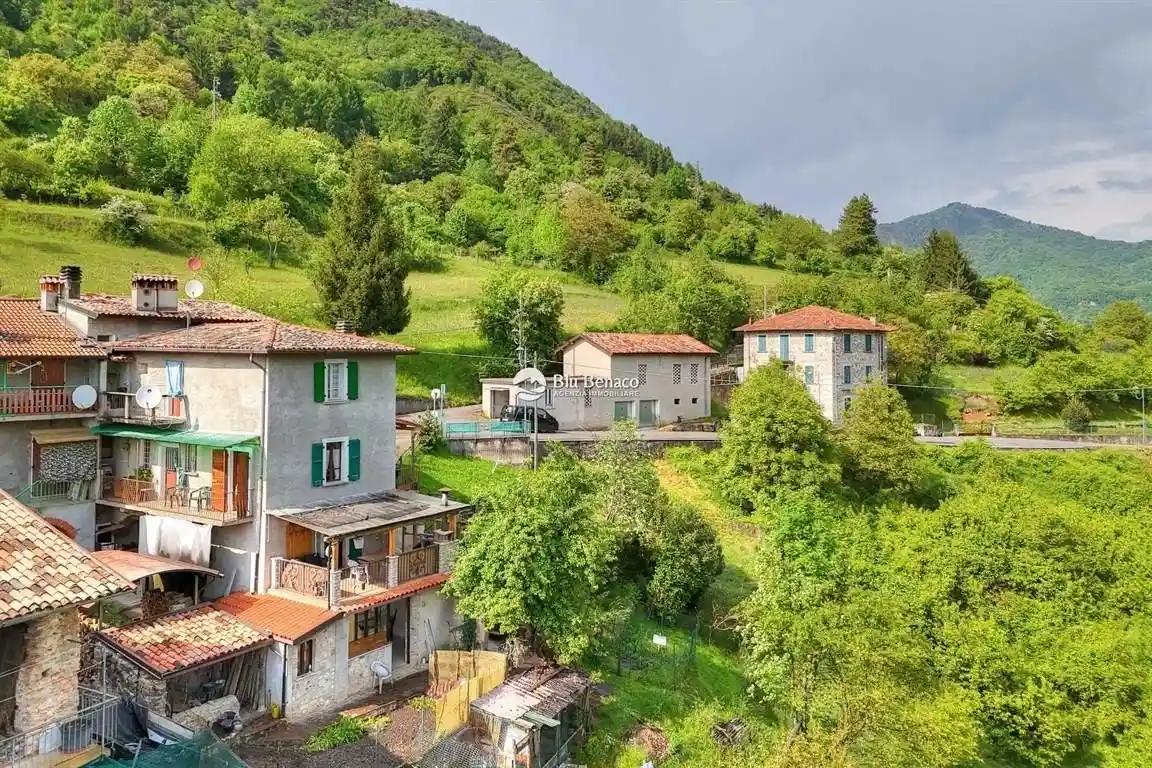 Casa indipendente in vendita a Gargnano