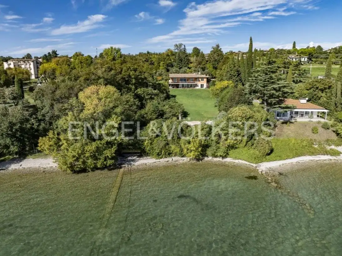 Villa in vendita a Manerba del Garda