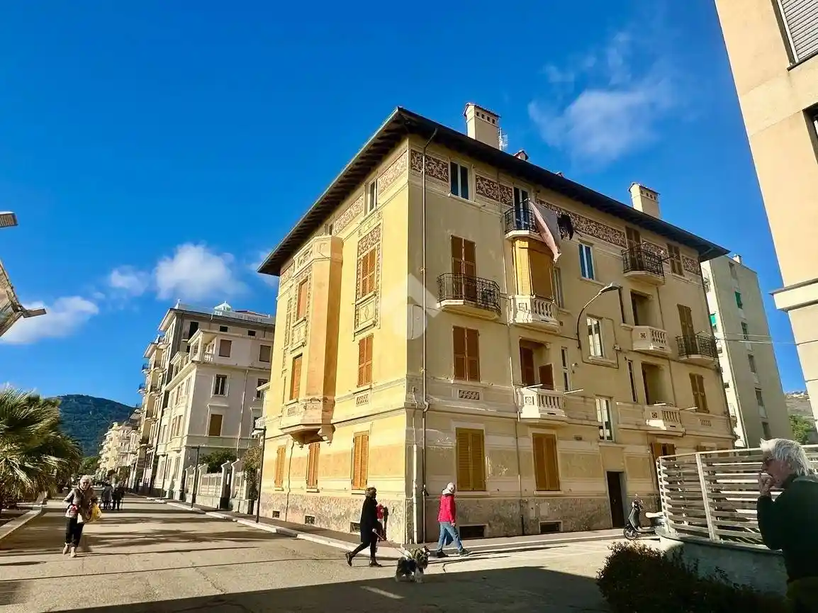 Appartamento in vendita a Finale Ligure
