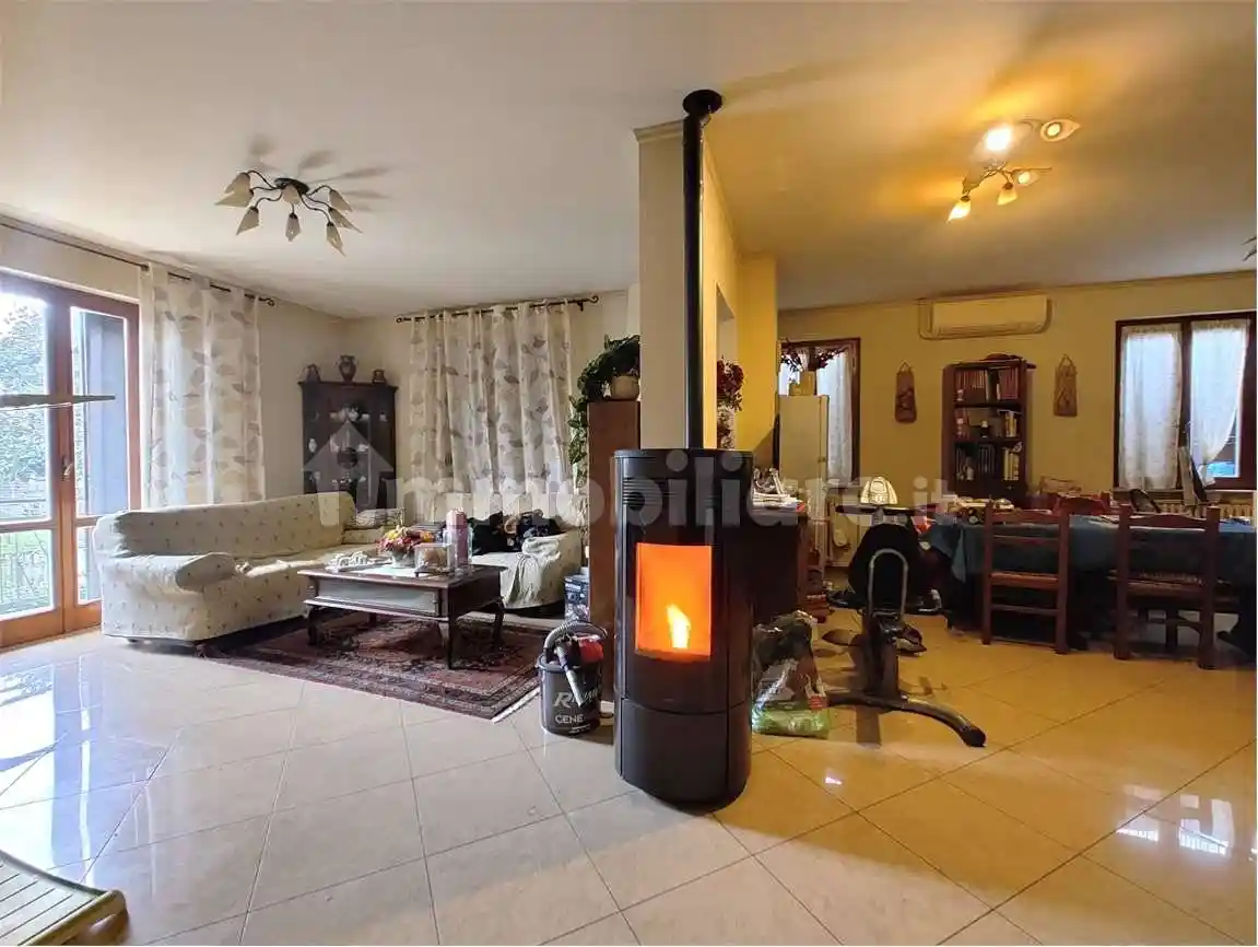 Villa in vendita a Carpaneto Piacentino