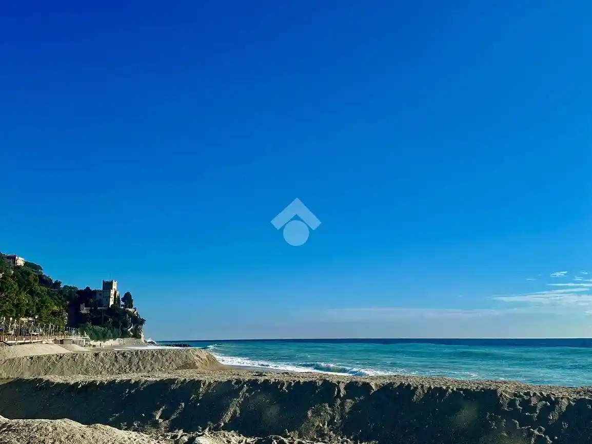 Appartamento in vendita a Finale Ligure