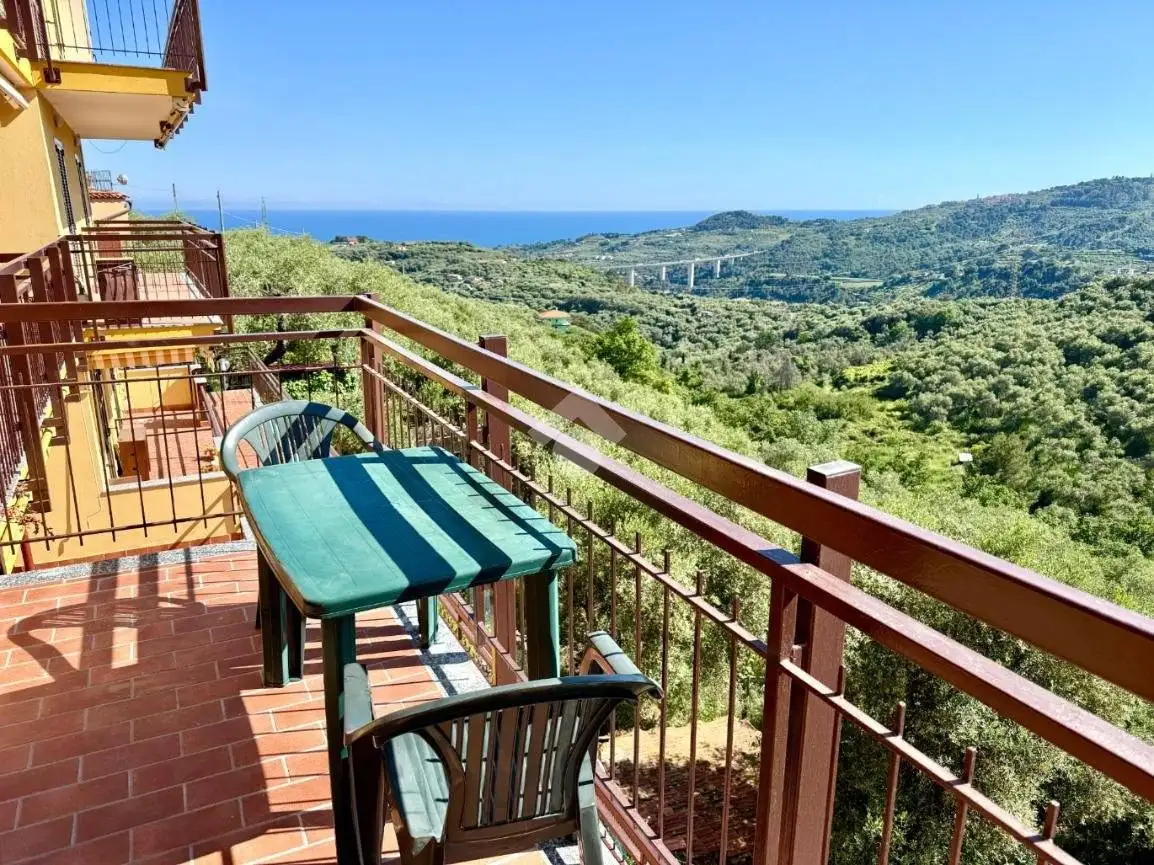 Appartamento in vendita a Civezza