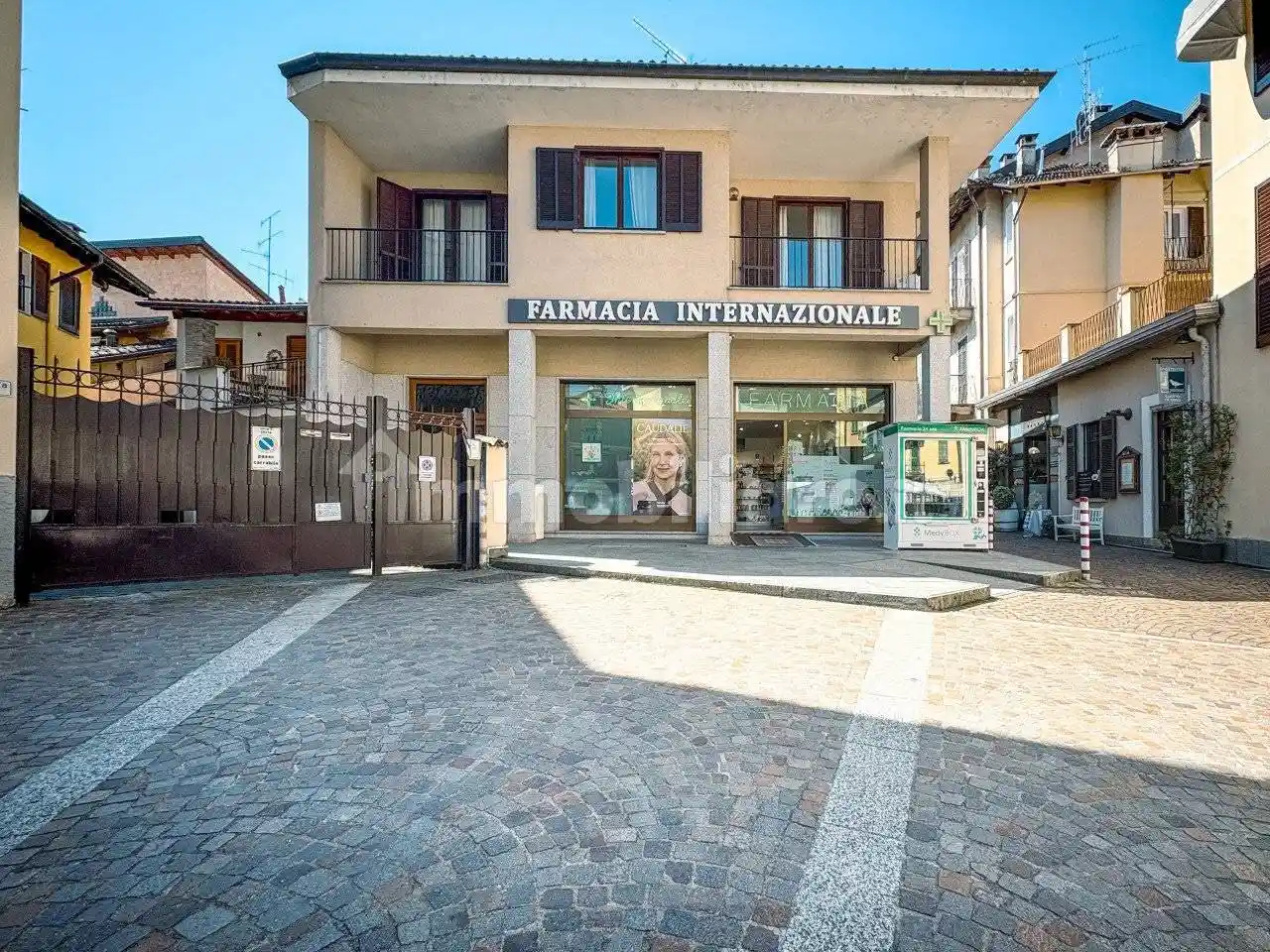 Palazzo - Edificio in vendita a Stresa