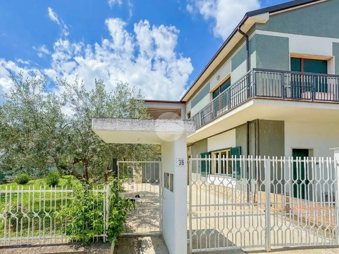 Appartamento via Salvo D'Acquisto 36, Piano D'accio, Teramo - foto 2