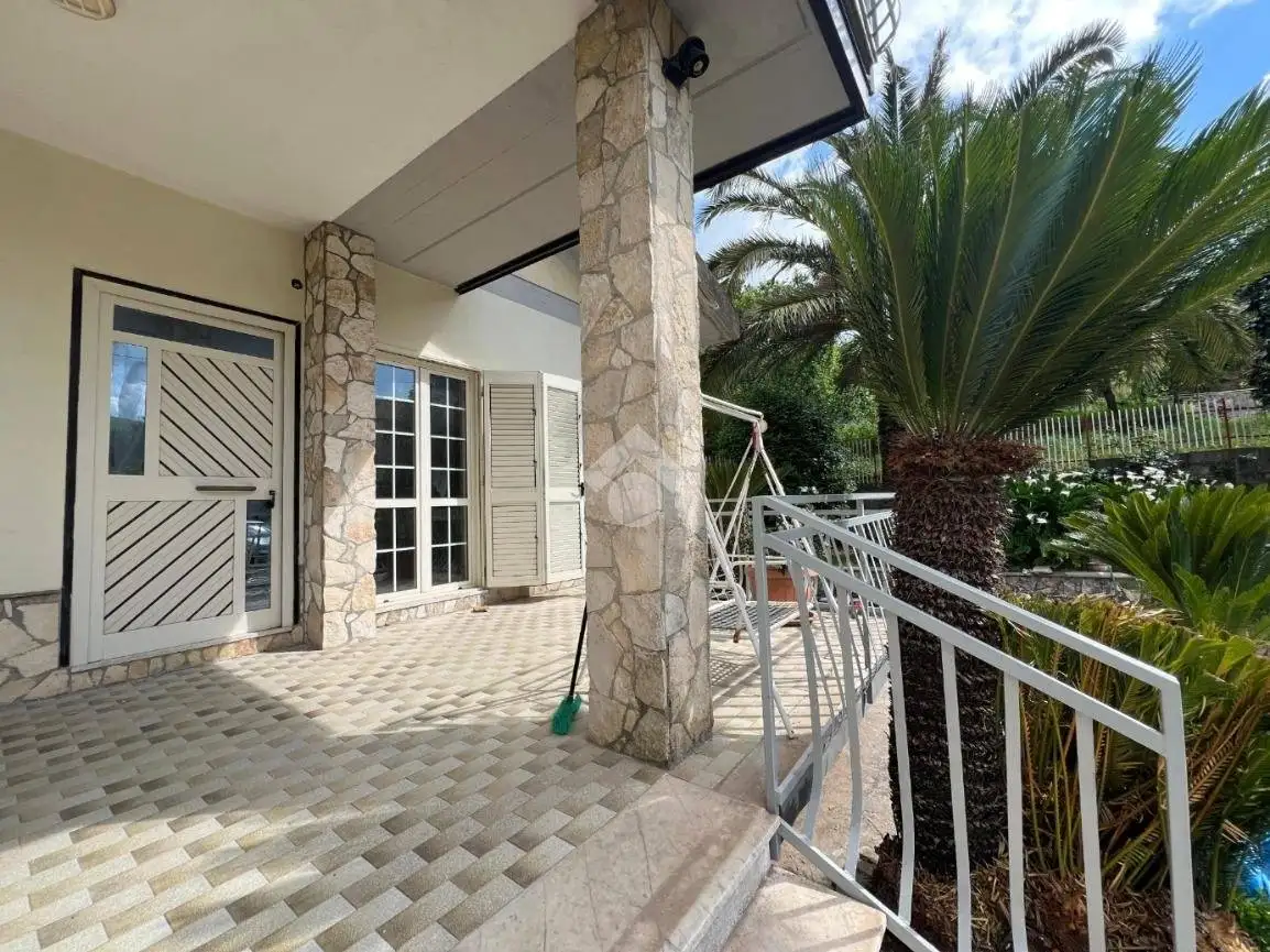 Villa in vendita a Aiello del Sabato