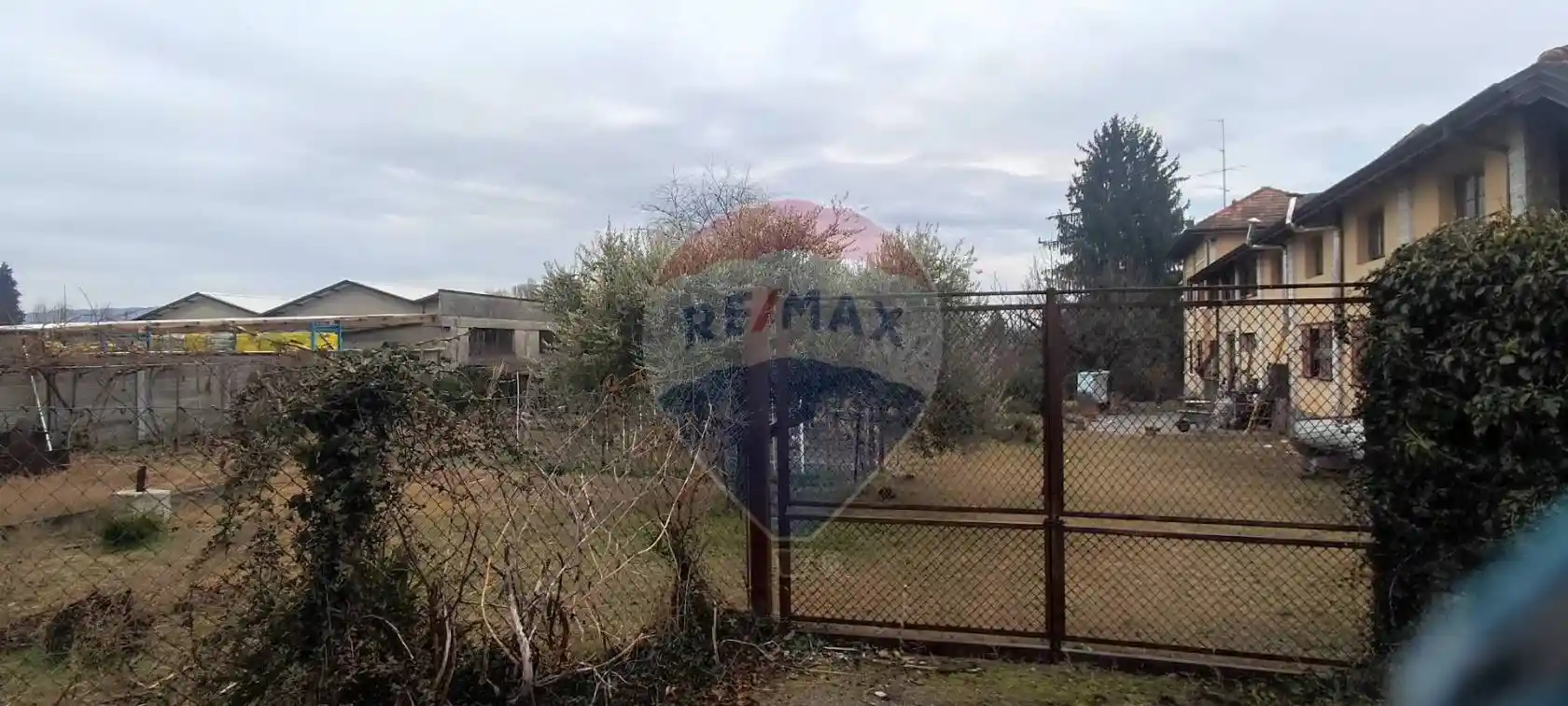 Appartamento in vendita a Angera