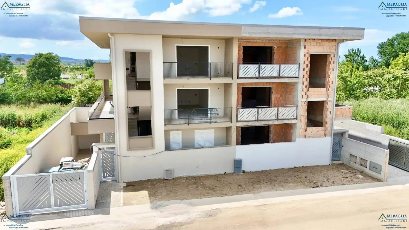 Palazzo - Edificio in vendita a Parete