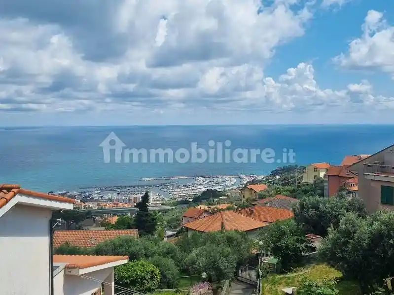 Villa in vendita a Varazze