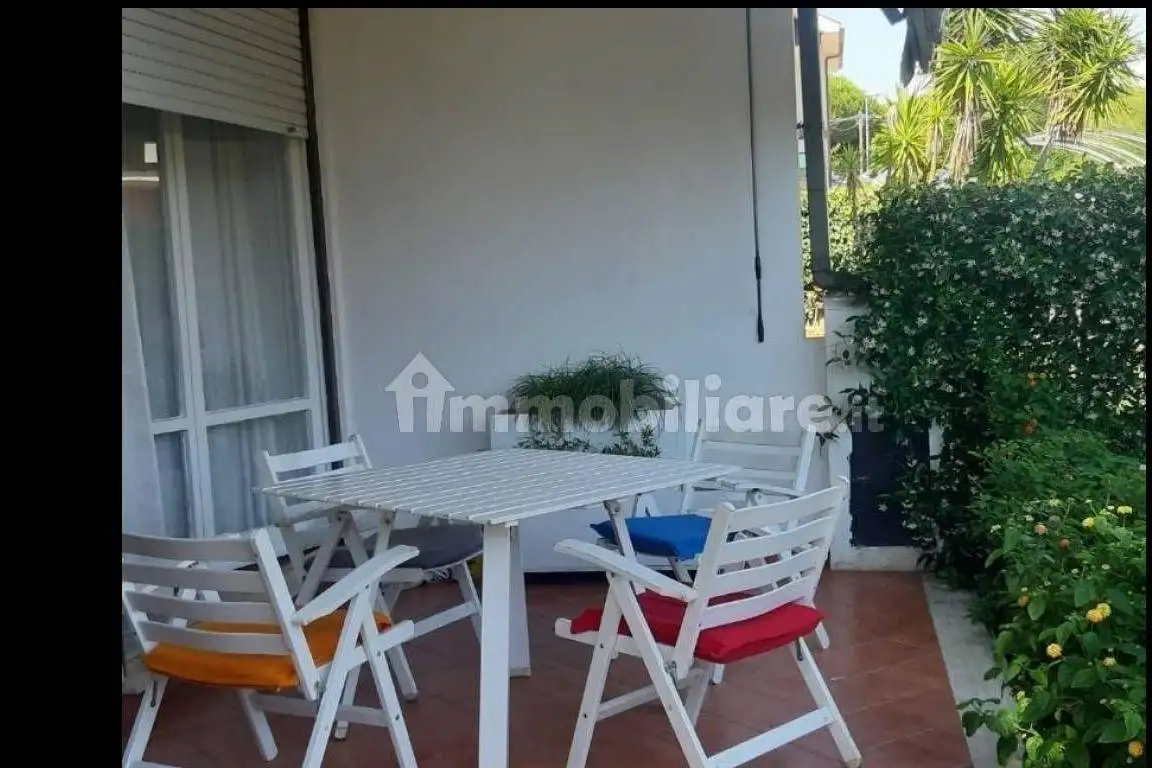 Casa indipendente in affitto a Ardea